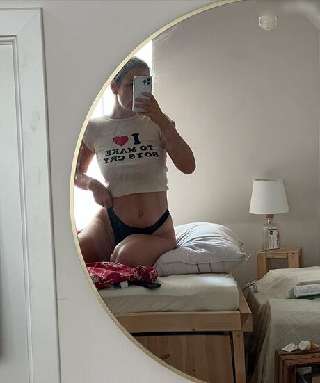 Justleo perfect model picture