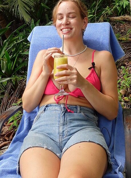 Justleo top star image