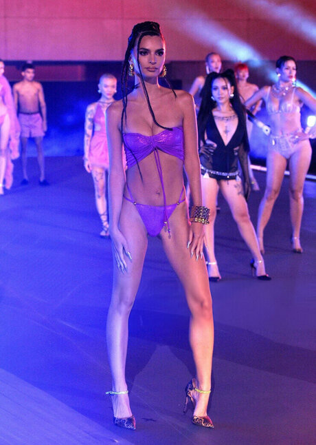 Bella Poarch sex pornstar pics