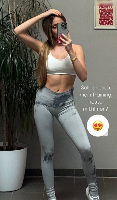 Lea Katharina Maria art actress picture