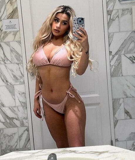 Kelsey Connors hot pornstar img