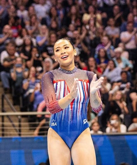 Suni Lee pretty actress photos