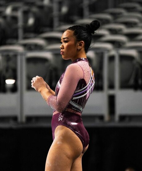 Suni Lee hot star photos