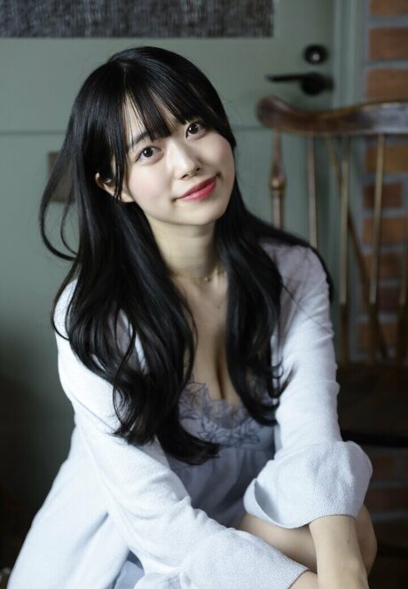 Mariri Sugimoto erotic pornstar photo