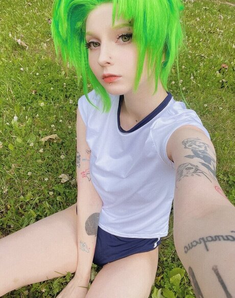 Sasha Gaier model top pic