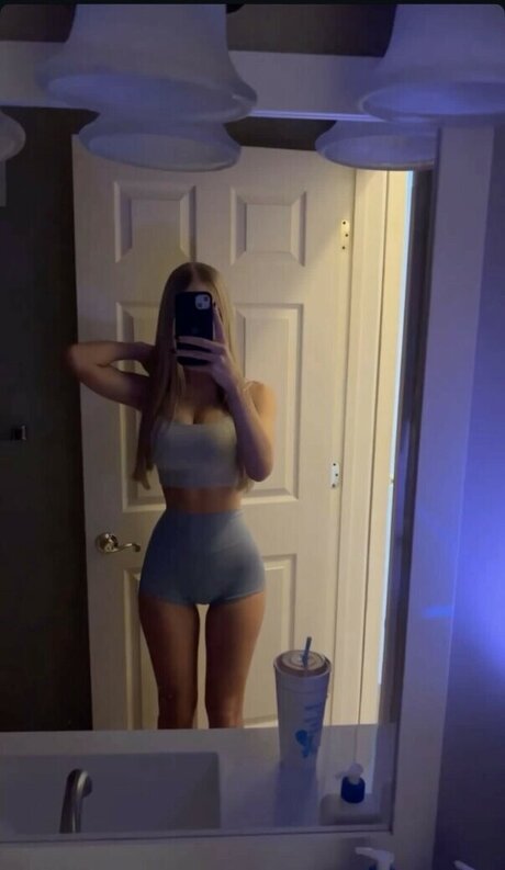 maya zrv model nice photos