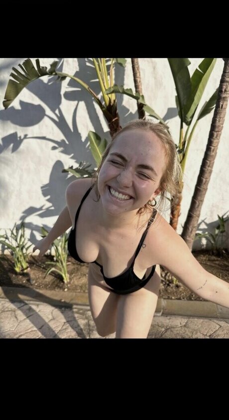 Carina Spoon free model picture