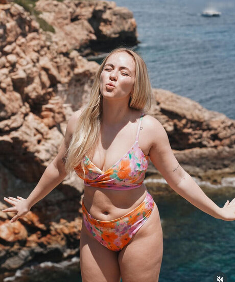 Carina Spoon star top picture