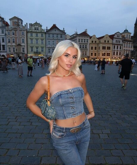 Kim Schiele star art img