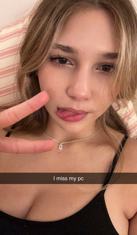 Sara Dobrik star high quality photo