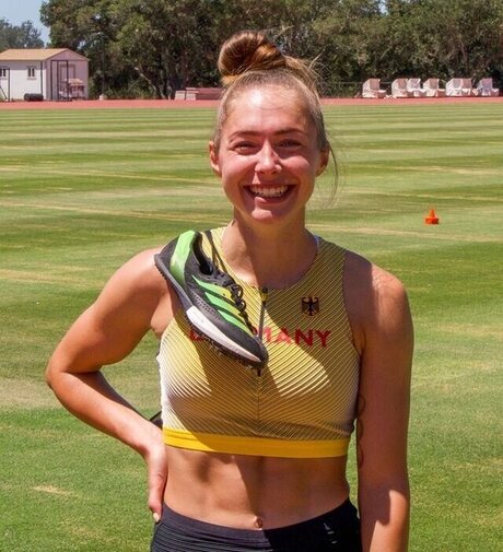 Gina L ckenkemper model pretty img