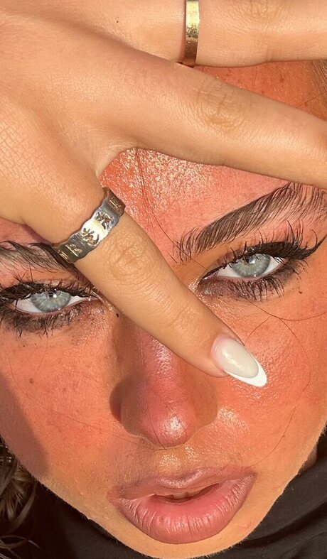 Olivia Alex sexy model photos