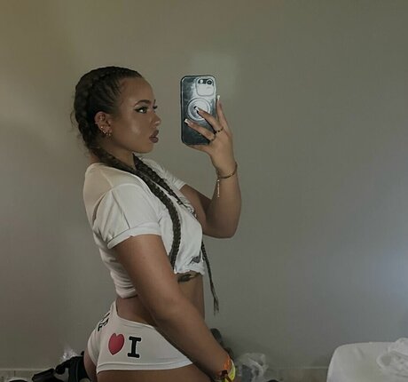 Olivia Alex Profile pic