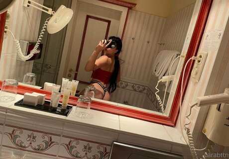 Lara Bttn star exclusive gallery