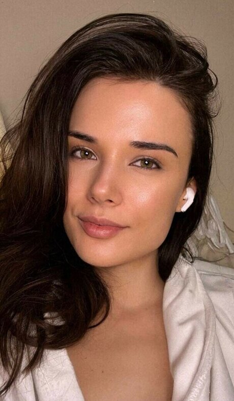 Starling ASMR xxx pornstar picture