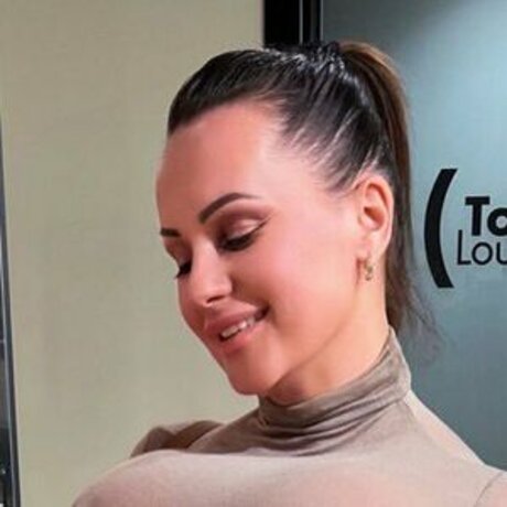 Anita Milan model hd pictures