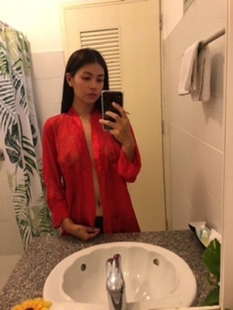 Cardi phan pornstar nudes picture