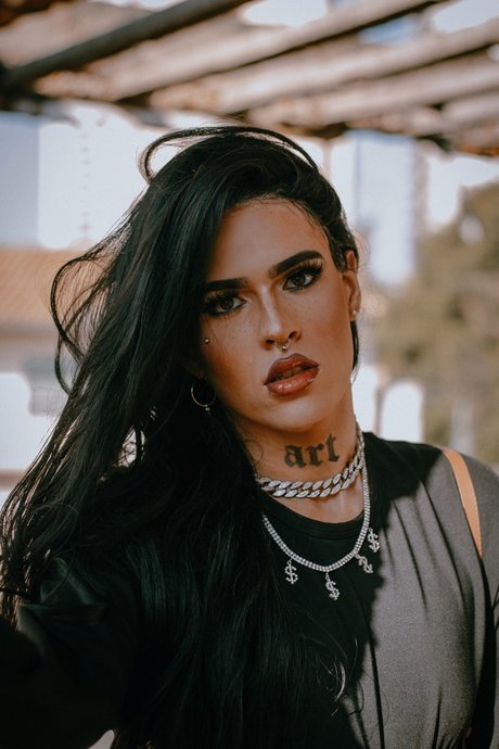 Choyces hot actress image