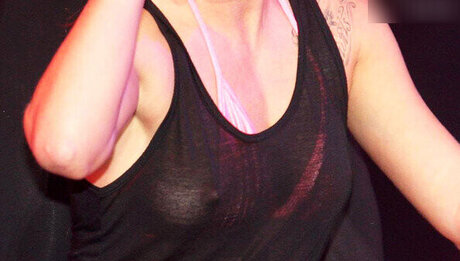 OOPS Deutsch erotic model image