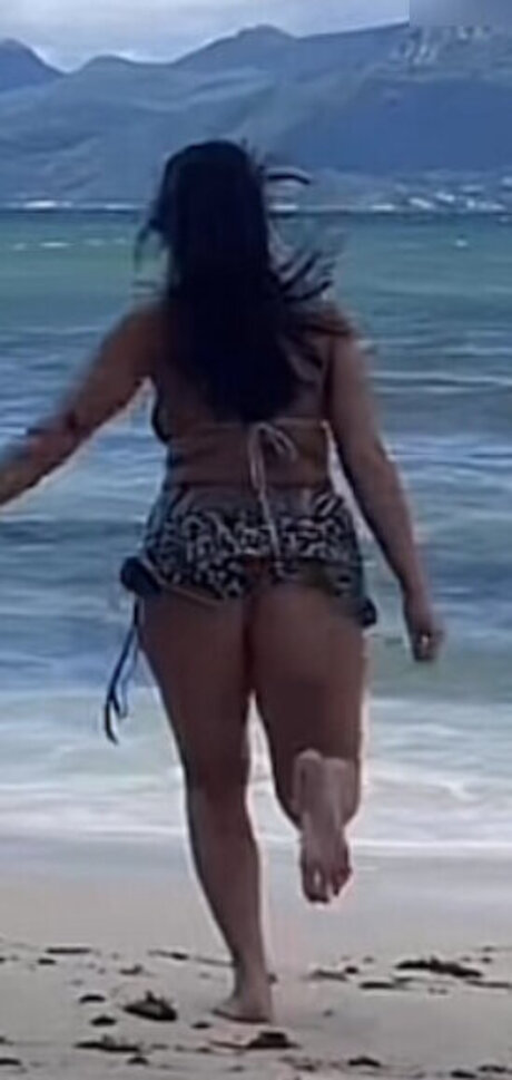 Lara tepper pretty star photo