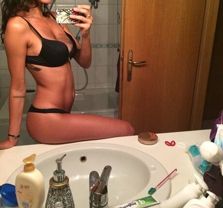 Giorgia Crivello star art pictures