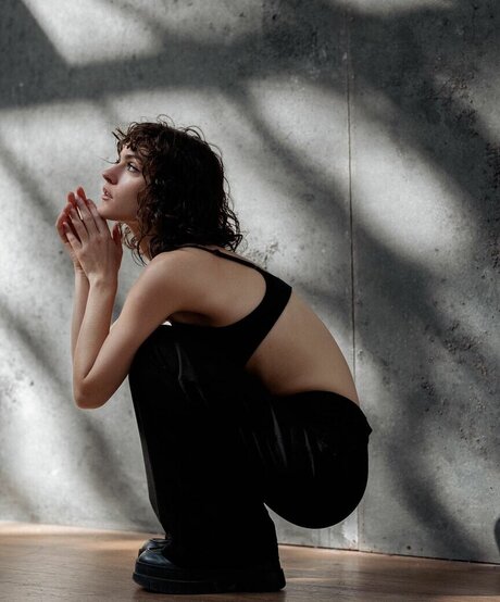 Emeline Faure model free images