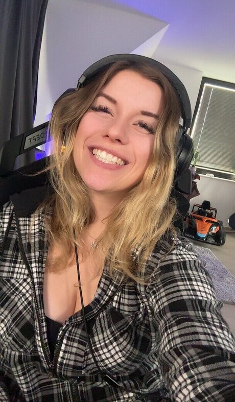 FormulaLena nudes model pictures