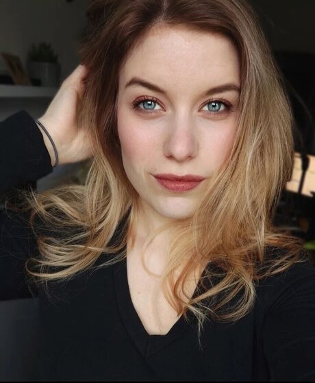 FormulaLena porn actress pic