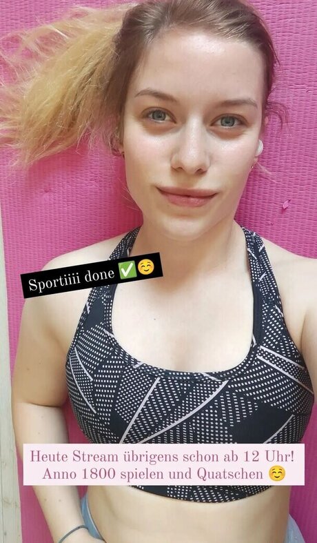 FormulaLena hot model image