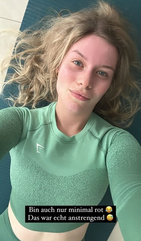 FormulaLena nude pornstar photos