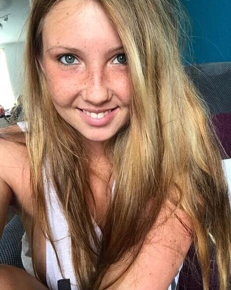 CaroCream star beautiful pictures