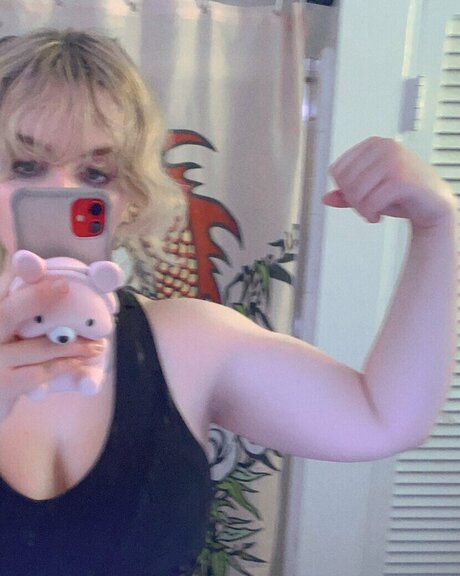 Aretteepls pornographic star picture