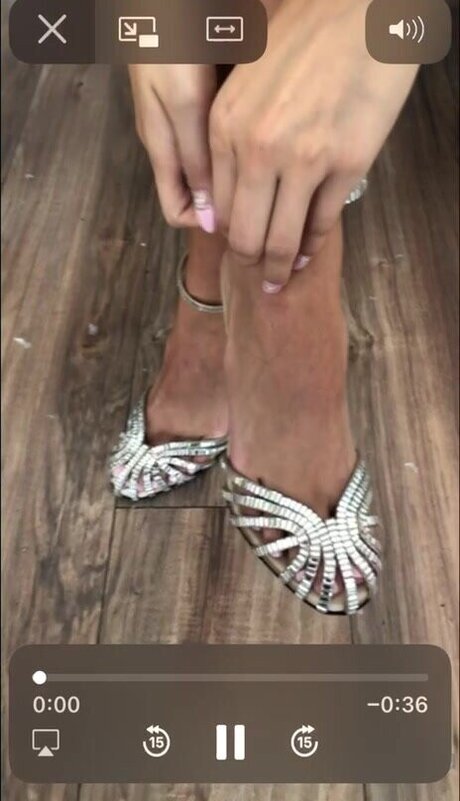 Pia Mia Perez model art pics