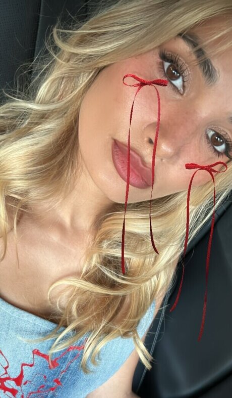 Pia Mia Perez high quality model gallery