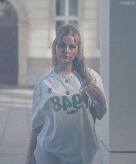 _marie lbs naked actress pic