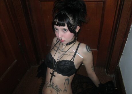 Wuvmia naked star photo