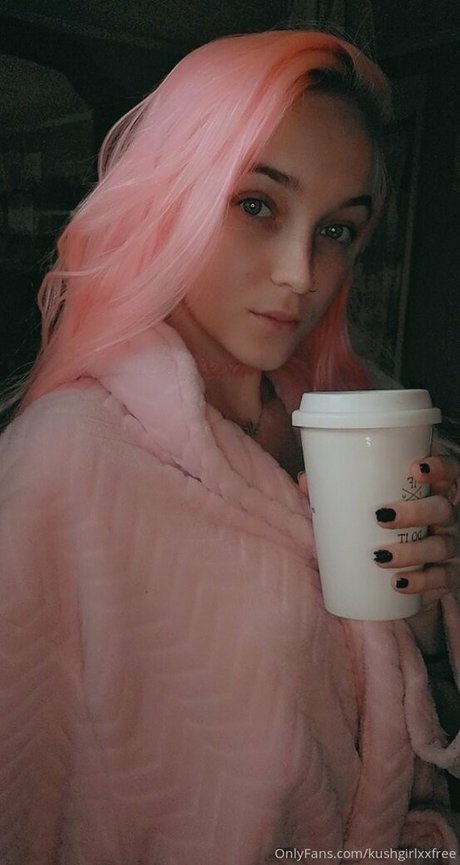 kushgirlxxfree pornstar erotic photo