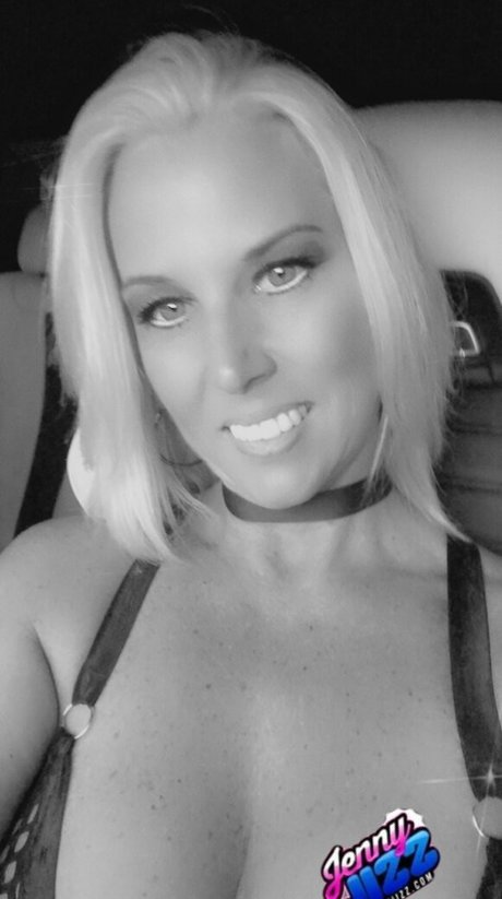 jennyjizzxxx nudes model pic
