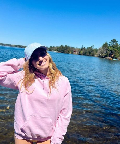 Brooke Isabella model porn gallery