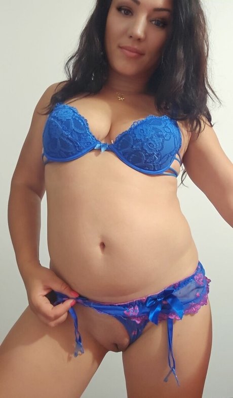 FoxyKara nude actress picture