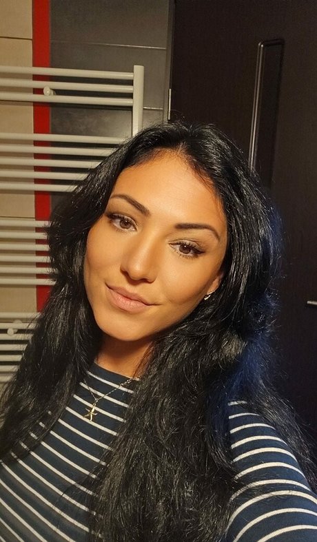 FoxyKara pornstar erotic pic