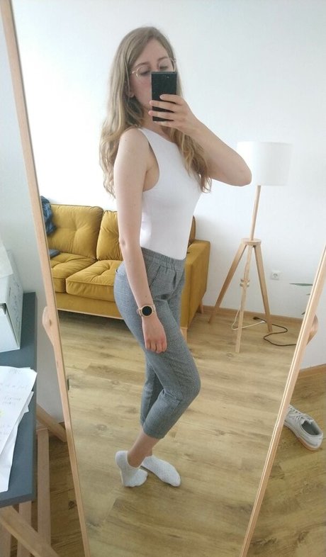 yana flawless nude actress photos