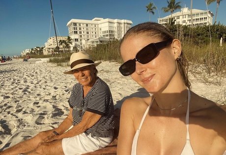 Erin Moriarty hot model pics