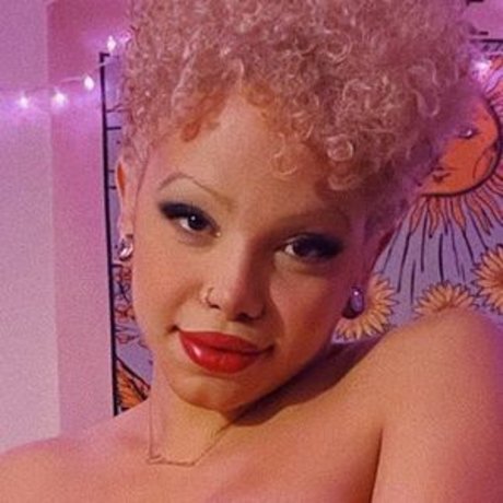 Ts Jade pornographic model pictures