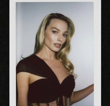 Margot Robbie nudes actress photos