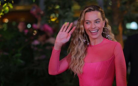 Margot Robbie beautiful actress img