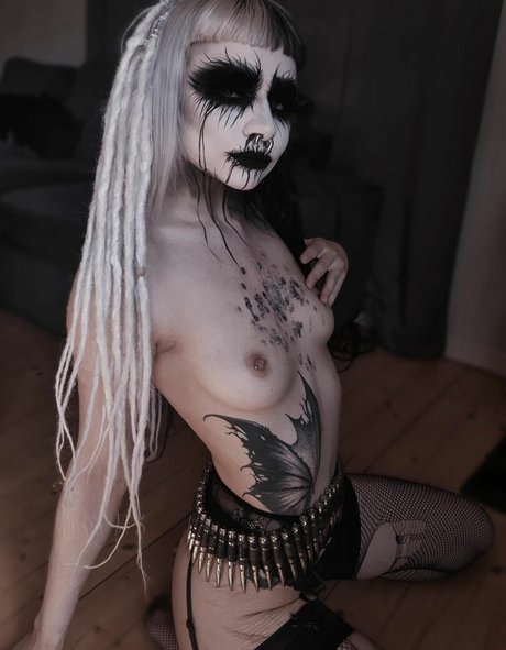 girlxnterrupted pornstar nude images