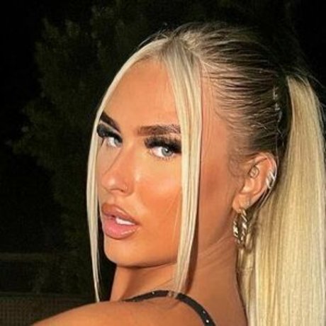 Helena Priebe star nudes images