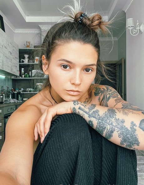 Kitty Berg star perfect photos