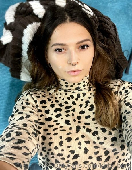 Kitty Berg naked pornstar picture